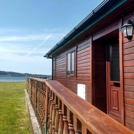 Luxury 4 Bed Bay View Cabin - Sleeps 9 People Carrowkeel