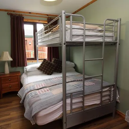 Luxury 4 Bed Bay View Cabin - Sleeps 9 People Carrowkeel