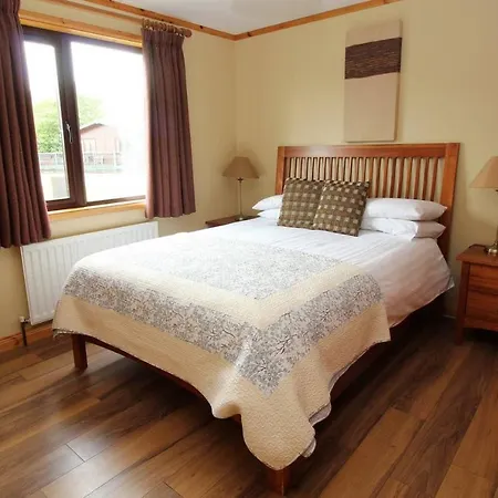 Casa de Férias Luxury 4 Bed Bay View Cabin - Sleeps 9 People