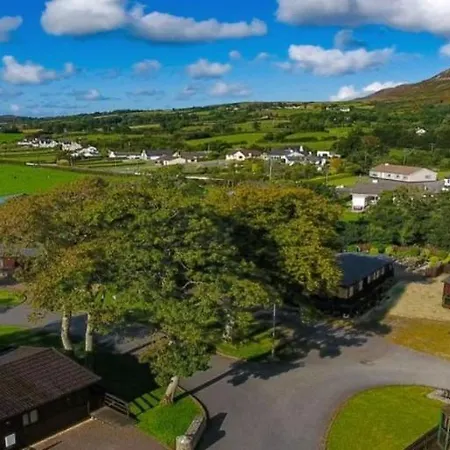 Luxury 4 Bed Bay View Cabin - Sleeps 9 People * Kerrykeel