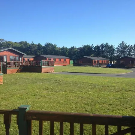 Luxury 4 Bed Bay View Cabin - Sleeps 9 People 펜션 Kerrykeel